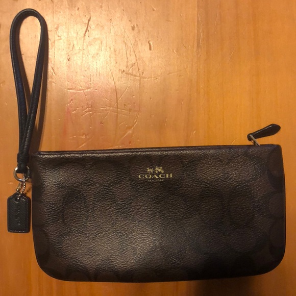 Coach wristlet Brown with brown signature C’s. - Picture 2 of 4